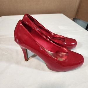 Olsenboye cherry red high heels size 7.5